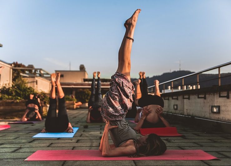 scheten laten tijdens yoga
